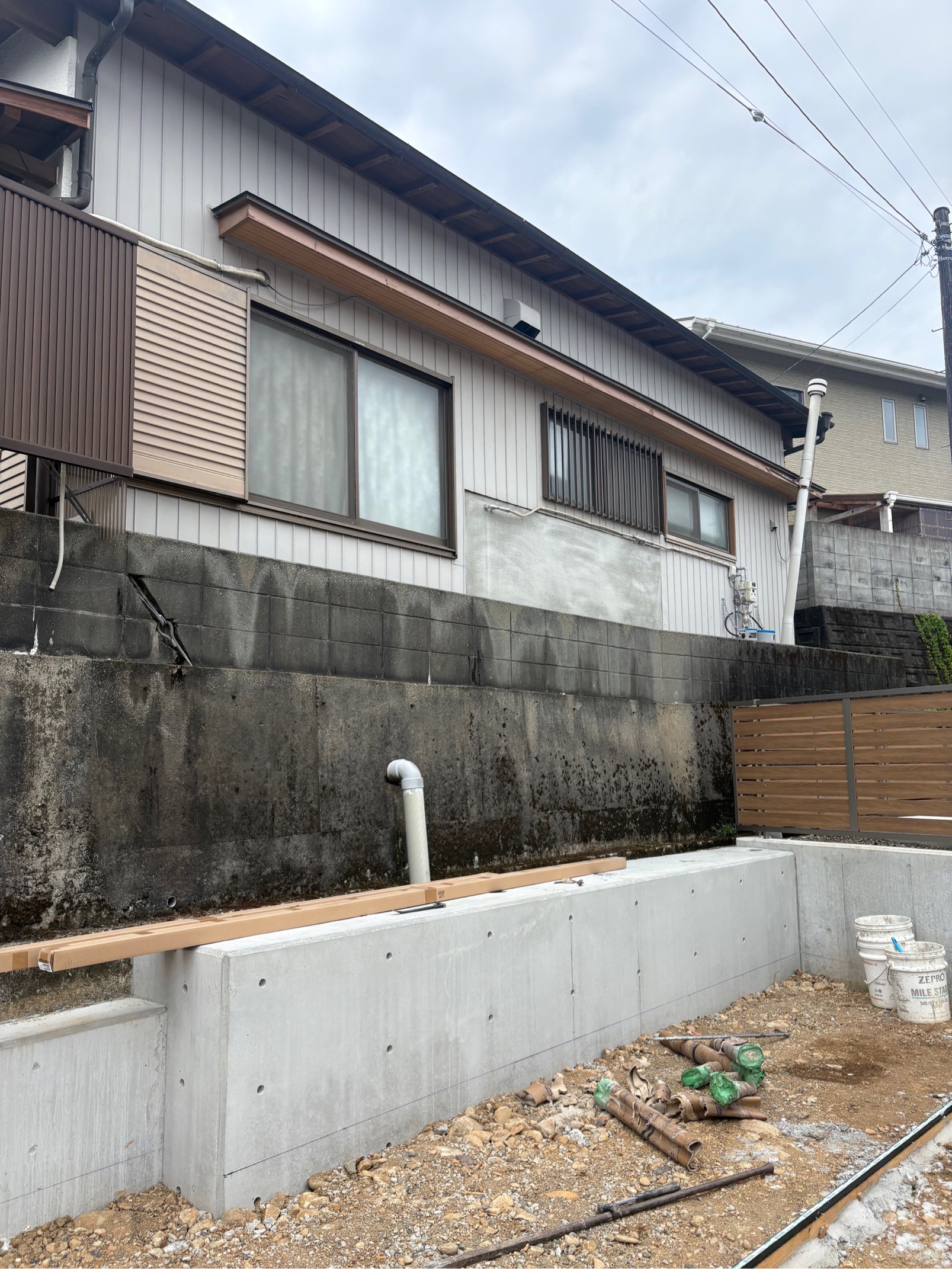 556F5EC1-1027-4DC4-A92D-1455C1E33F93